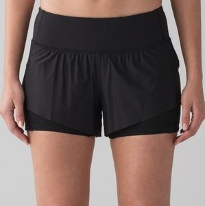 NWOT Lululemon Squad Goals Shorts Size 6